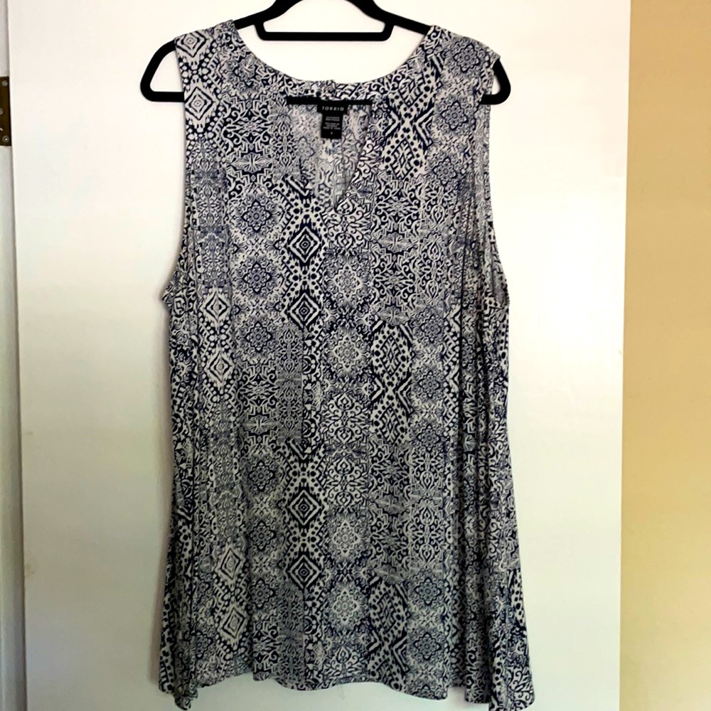Torrid sleeveless blue and white tunic.